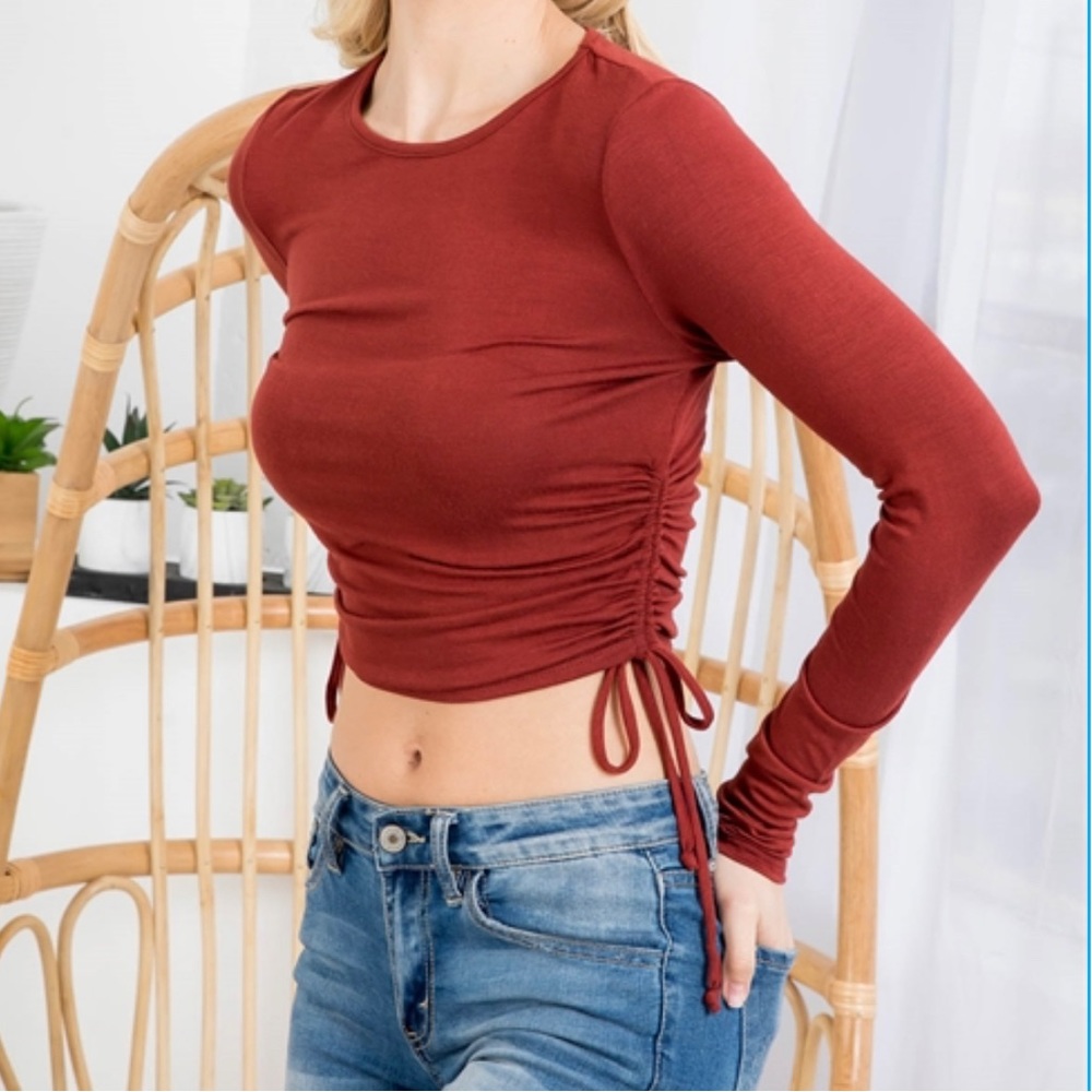Amable Rust-Colored Cropped Top - Picture 3 of 8